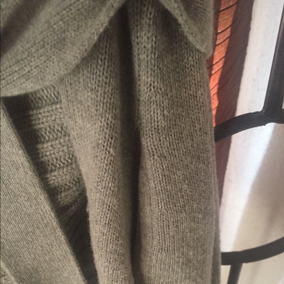 BCBG Maxazria woman’s gray long sweater
